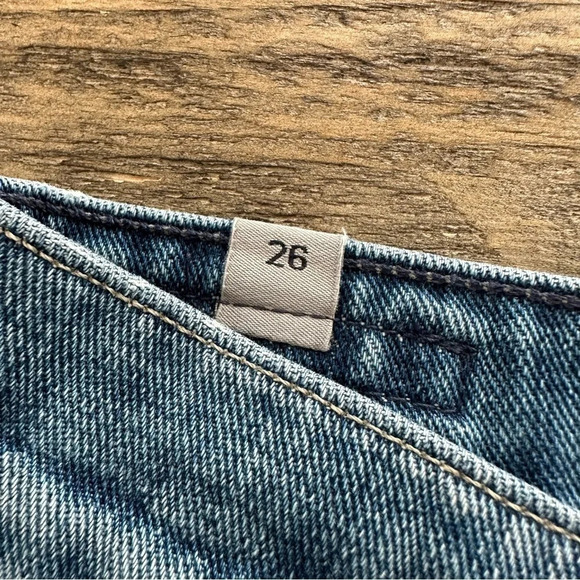 Citizens of Humanity size 26 Button Fly Cuffed Jean Shorts Distressed Denim - Picture 7 of 12
